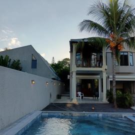 Golden Breeze Bungalow North Mauritius, hotel in Cap Malheureux