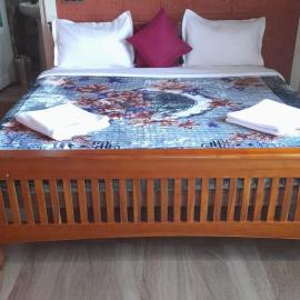 Lakeview Homestay Cottage AC room、Ponnampetのホテル