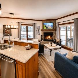 TRUE ski inout - large heated pool in summer!