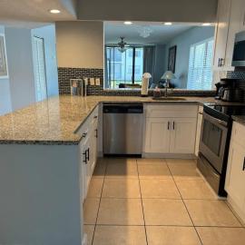 Luxury Shorewalk Water Front 2 Bedroom 2 Bathroom 3Mins IMG 5 Mins Beach, hotel in Bradenton Beach