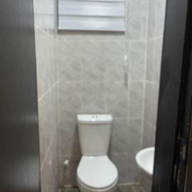 Kayus Place, hotell i Isaga-Abosule