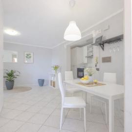 Spacious apartment in San Giuliano Terme near Pisa, готель у місті Сан-Джуліано-Терме