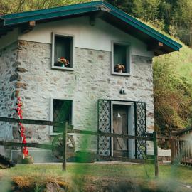 ALLA STALLA Suite & Chalet, hotel em Piazzatorre