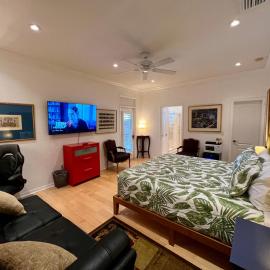 The Signature Orange Grove King Suite