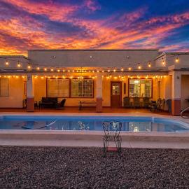 Private Desert Escape 5 Min to Casino, Lake, River, hotel in Bullhead City