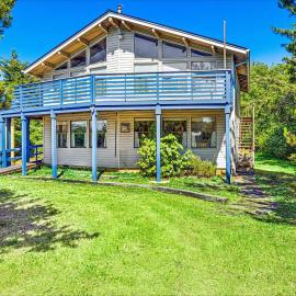Cozy Copalis Beach Cottage Escape