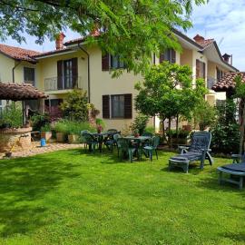 Casa Vicino, hotel a Carrù
