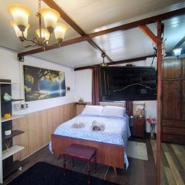 Loft with office, balcony, and grill, מלון באסונסיון