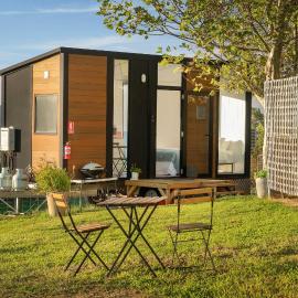 Nichol Road Hideaway at Annies Retreat by Tiny Away, hotel v destinácii Yackandandah