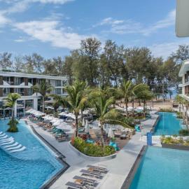 1BR plus Living room with sofa Bed, just 50m to the Beach