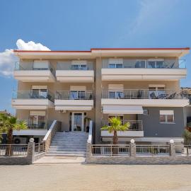 OASIS luxury apartments and rooms nikiti