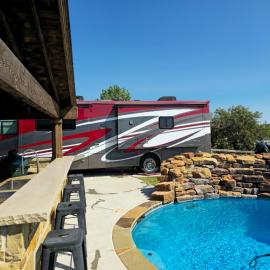 Luxury Motorhome With Hot Tub and Pool