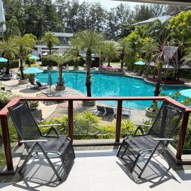Spacious 2BR by the Beach with Amazing Views, hotel in Nai Thon Beach