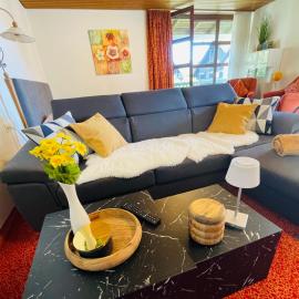 Die CLASSIQUE Suite 65qm - Viel Platz für Ihre Auszeit - Großer Eckbalkon, Badewanne, Vierbeiner- & Familien, Parkgarage - AppHaus Poseidon, hótel í Bad Griesbach
