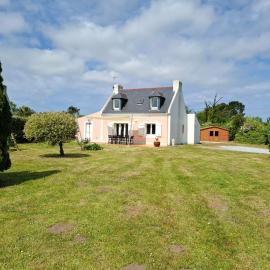 Renovated house 3 bedrooms, sleeps 9