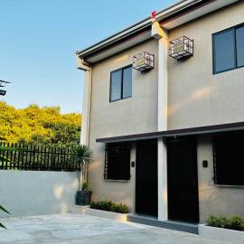 Sebastians CRIB D, hotel a Dasmariñas