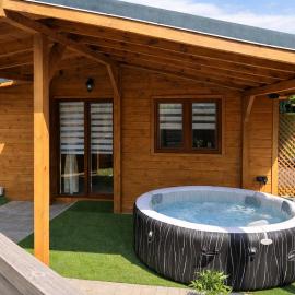 Domek nad Strumykiem z Jacuzzi