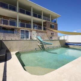 Coastal Retreat with Pool and Balcony Views, Hotel in Woolgoolga