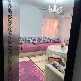 Modern Apartment 9 Min from Airport & Secure, hotel di Oulad Akkou