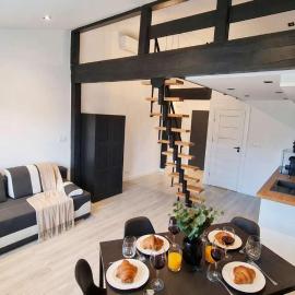 Dream Apartments 1B KLIMATYZACJA, hotelli kohteessa Oświęcim