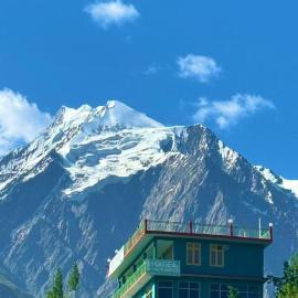Kepal Inn Hotel and Restaurant, готель у місті Holshāl