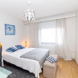 One-bedroom apartment with free parking, Hotel in Oulu