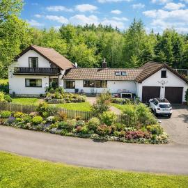 Nürburgring Cottage, hotel a Baar