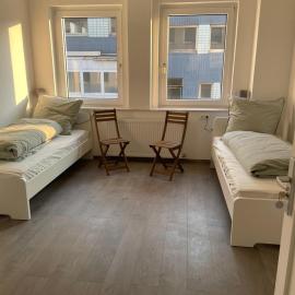 Doppelzimmer im Monteurhaus Gemeinschaftsbad und -küche, hotel in Duisburg