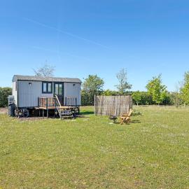 Ash Hut - Uk51026