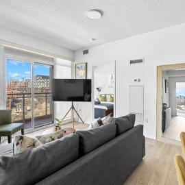 Toronto Harbourview Suites with free parking