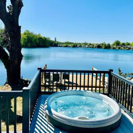 Exclusive Lakeside Holiday Lodge with Hot tub and Private Fishing Peg at Tattershall Lakes