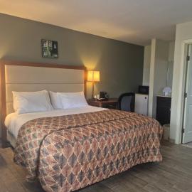 Maple leaf motel, hotel in New Milford