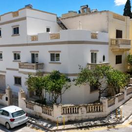 Corner Townhouse 1Km from University, hotel u gradu Msida