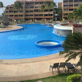 Apartamento en Villasol Suite con acceso a la playa, piscina y seguridad 24h-Lechería, hotel in El Morto de Barcelona