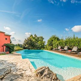 Nice Home In Châteauneuf-Grasse, hotel en Opio