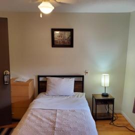 Le1226-Private Room 6 with Free WIFI and Parking, hotel in Edmundston