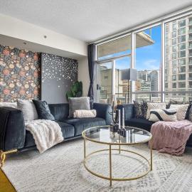 Jungle Book Luxe Suite Downtown BMO, מלון בקלגרי