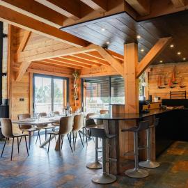 Chalet avec vue montagne lac terrasse ski forêt