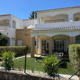 2 Bedroom Townhouse in Montes de Alvor
