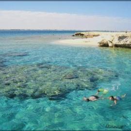 Luxury Studio, pool, Private beach & close to Airport