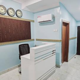 Summer Breeze Guest House, hotell i Suru Lere
