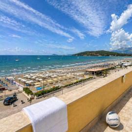 Il Mare In Giardino, hotel u gradu Skauri