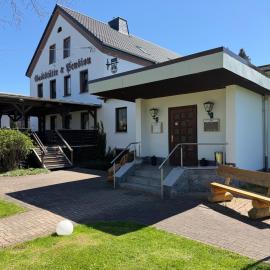 Viesnīca Pension & Gaststätte Bauernstube pilsētā Heinsdorfergrund