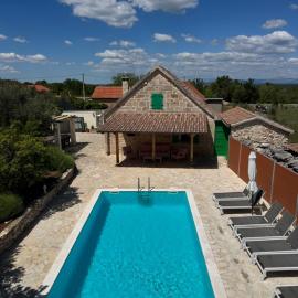 Rural house Mudrinic "Ivini dvori"