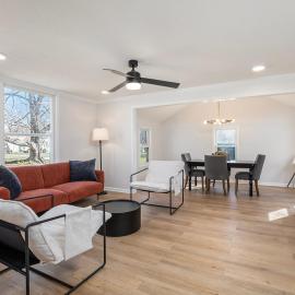Charming 3BD 2BR Dog Friendly, hotel v destinácii Overland Park