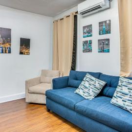 Lodi Luxe Stay 2BR Furnished 85 TV Fast WiFi WD Close to NYC and Everything, Hotel in Lodi
