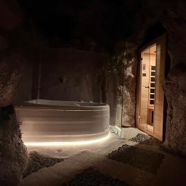 Luxury Cave Suite with Private Jacuzzi & Sauna