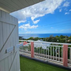 Colibri Location - Appartement vue sur mer à Vieux-habitants Guadeloupe, hotel in Vieux-Habitants