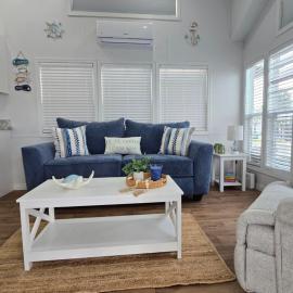 Happier in the Keys Waterfront Tiny Home, ξενοδοχείο σε Key Largo