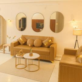 Hidden Gem - Romantic 1BHK, Full Full Furnished with Canopy lights, AC, WiFi and Smart TV, hotel in Hyderabad